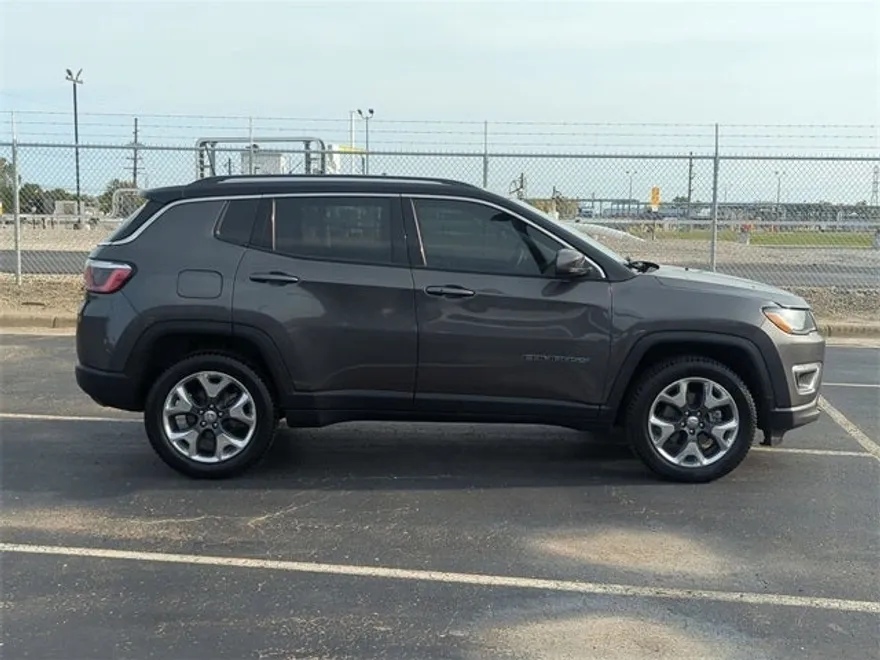 2019 Jeep Compass Limited photo 1