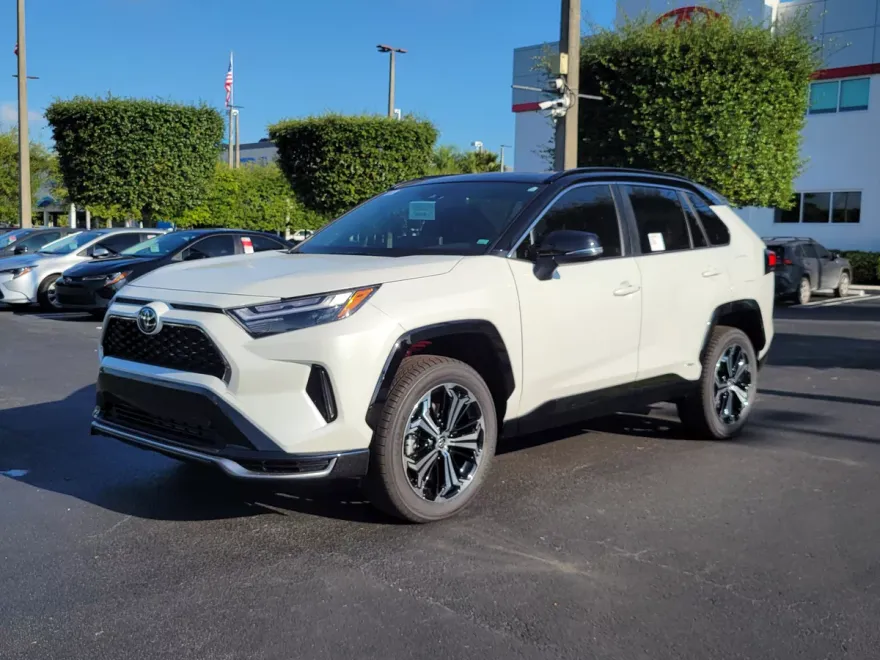 2025 Toyota RAV4 Hybrid XSE photo 1