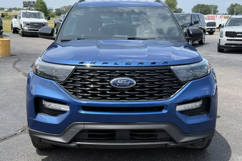 2022 Ford Explorer ST ST-Line photo 1