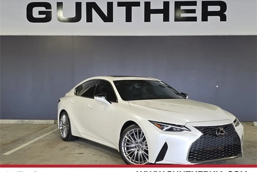 2022 Lexus IS 300 photo 1