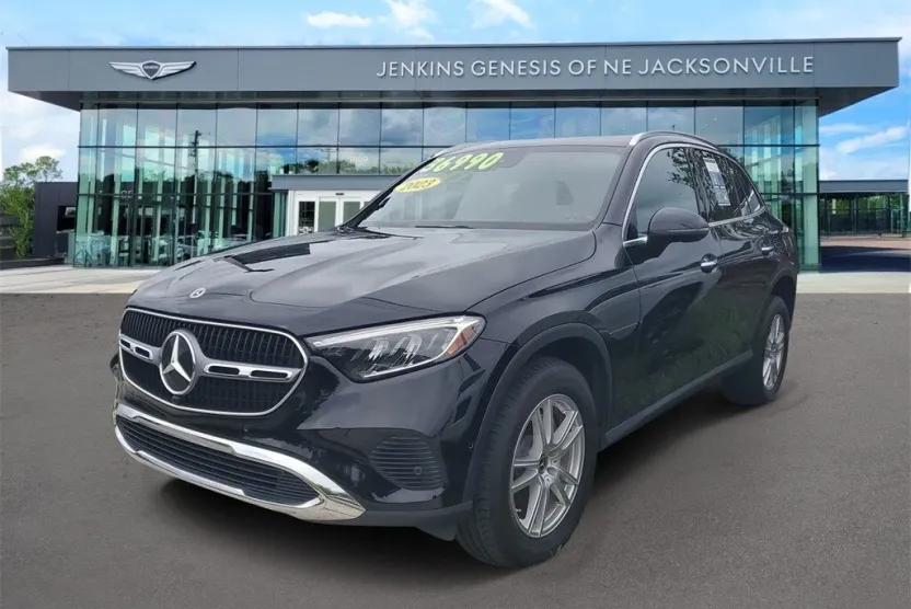 2023 Mercedes Benz GLC 300 4MATIC photo 1