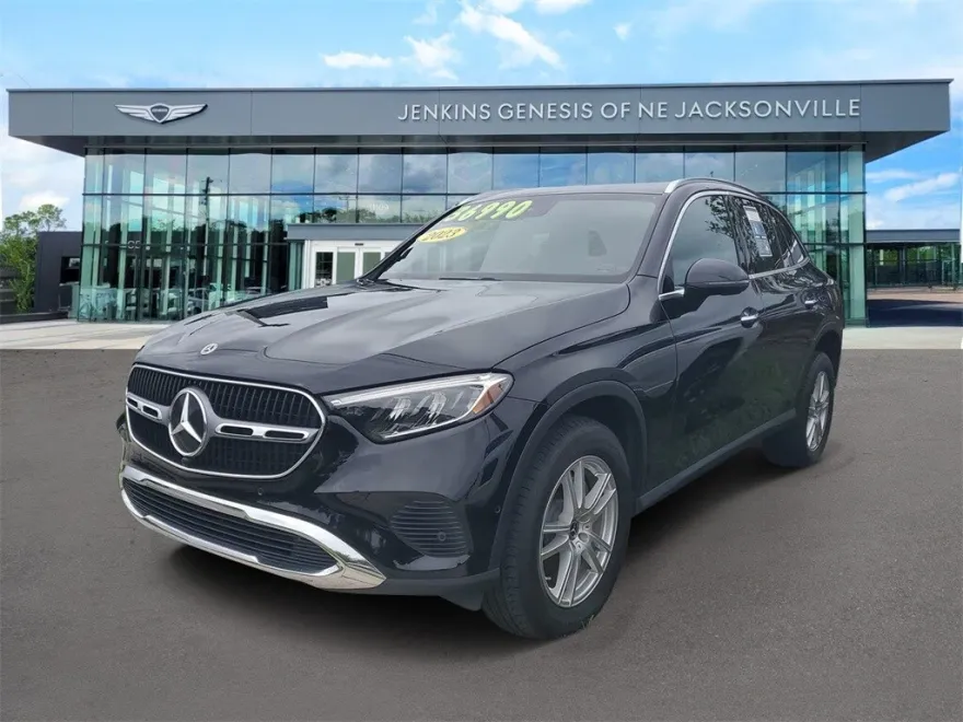2023 Mercedes Benz GLC 300 4MATIC photo 1
