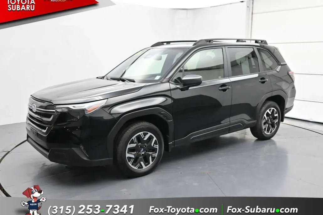 2025 Subaru Forester Premium photo 1
