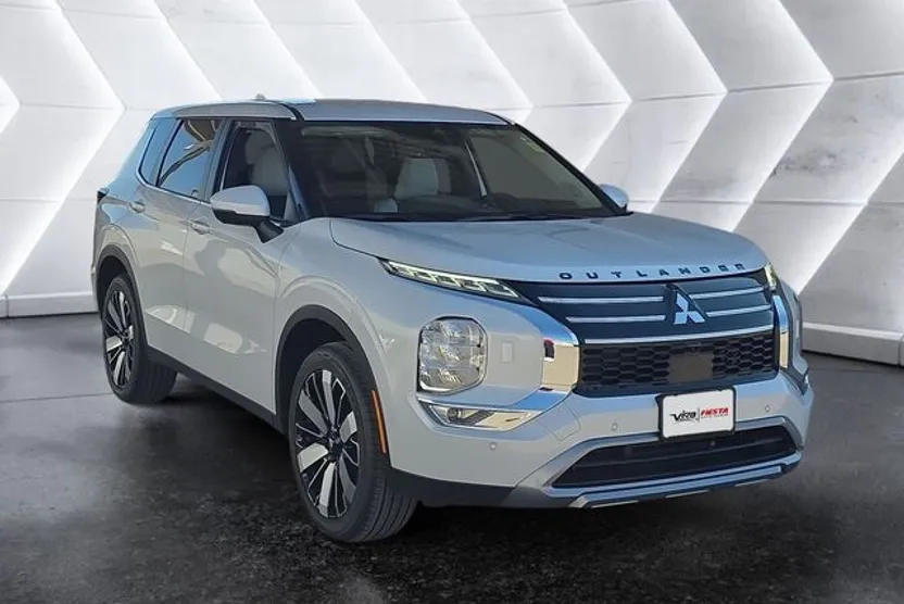 2025 Mitsubishi Outlander SE 2.5 S-AWC photo 1
