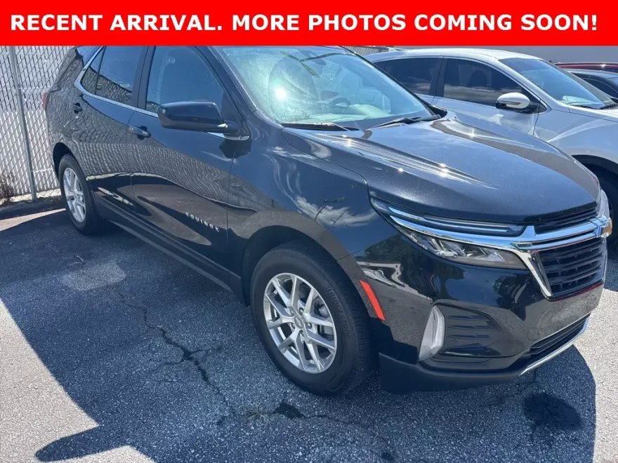 2023 Chevrolet Equinox LT photo 1