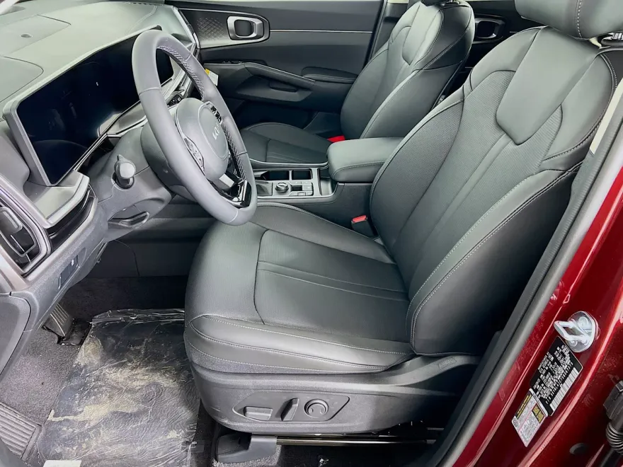 2025 Kia Sorento S photo 1