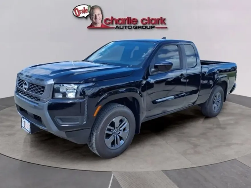 2025 Nissan Frontier SV photo 1