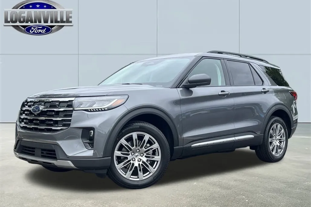 2025 Ford Explorer photo 1