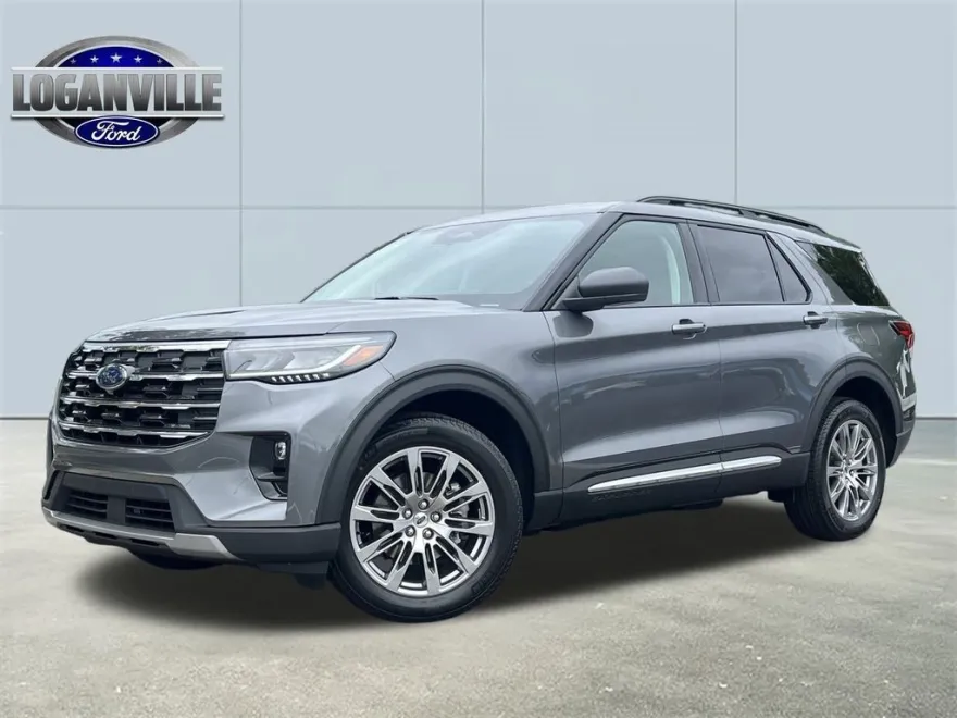 2025 Ford Explorer photo 1