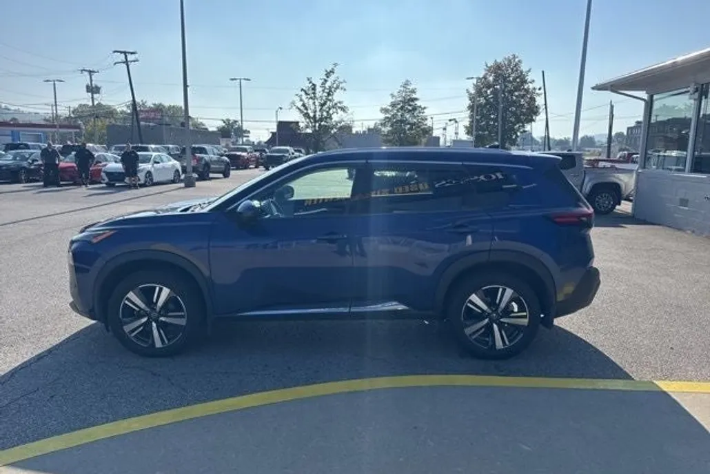 2021 Nissan Rogue SL photo 1