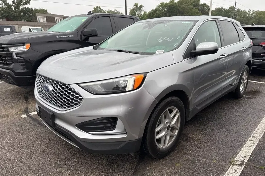 2024 Ford Edge SEL photo 1