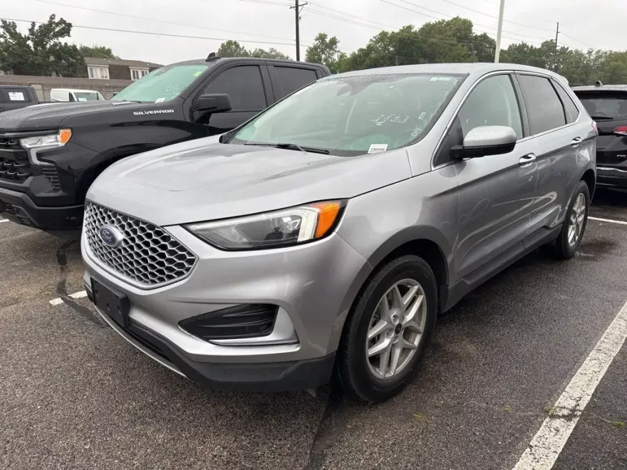 2024 Ford Edge SEL photo 1