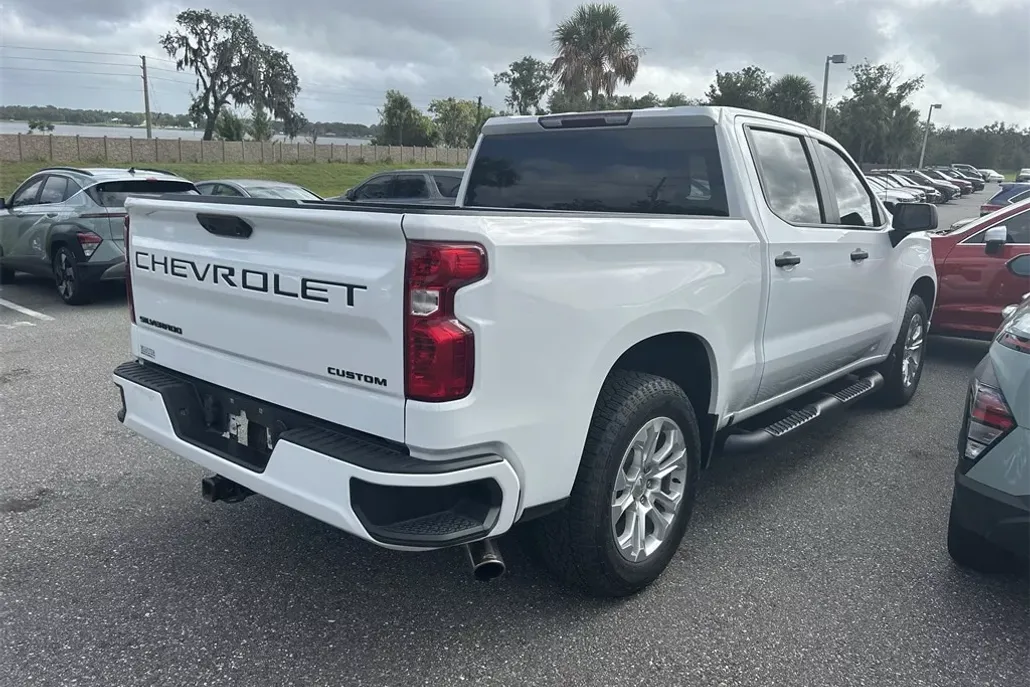2023 Chevrolet Silverado 1500 Custom photo 1