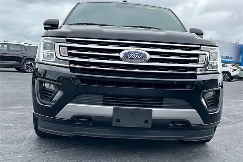 2019 Ford Expedition XLT photo 1