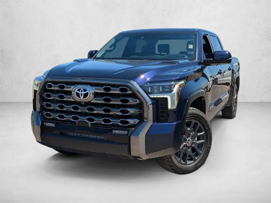 2024 Toyota Tundra Platinum photo 1