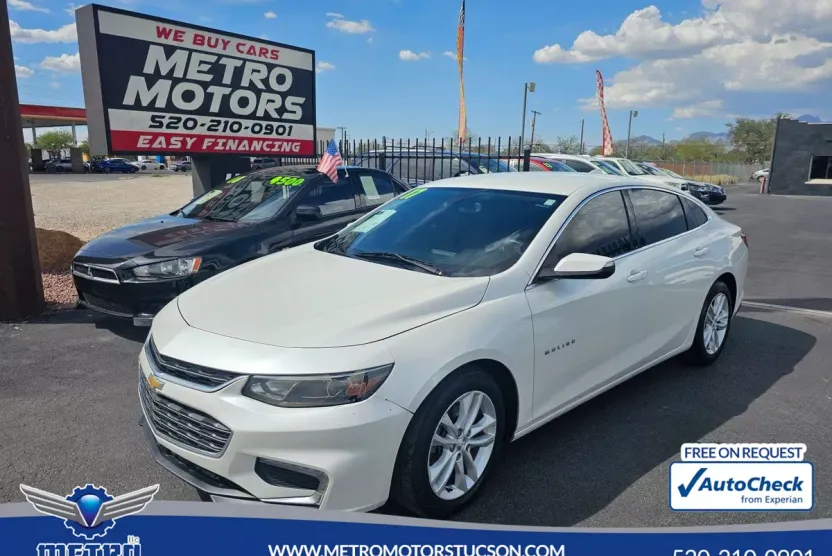 2017 Chevrolet Malibu 1LT photo 1