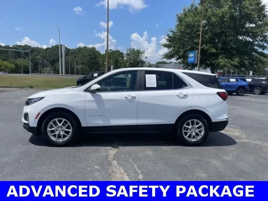 2022 Chevrolet Equinox LT photo 1