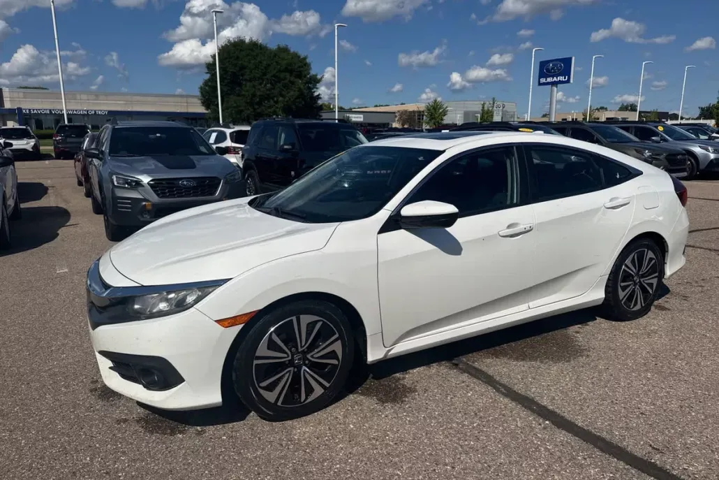 2017 Honda Civic EX-T photo 1