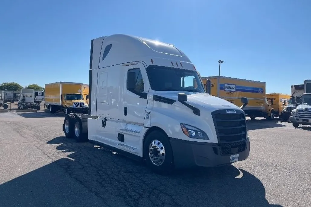 2022 Freightliner Cascadia 126" Sleeper Cab photo 1