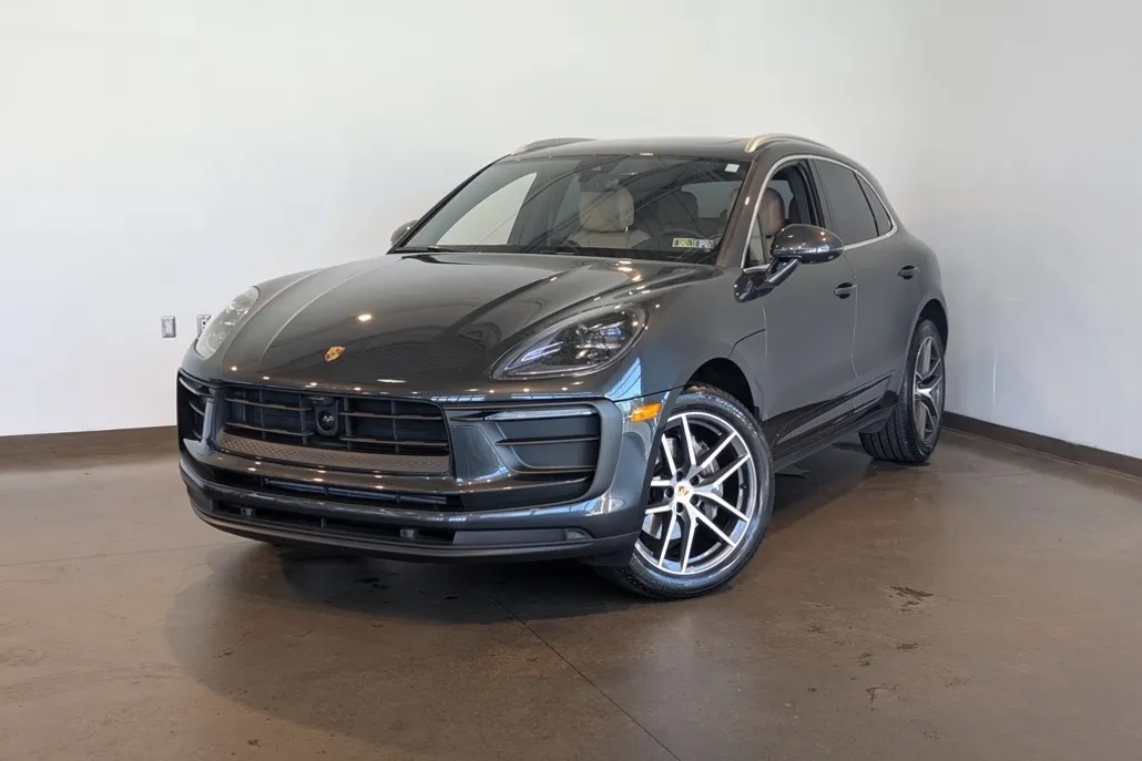 2024 Porsche Macan Base photo 1