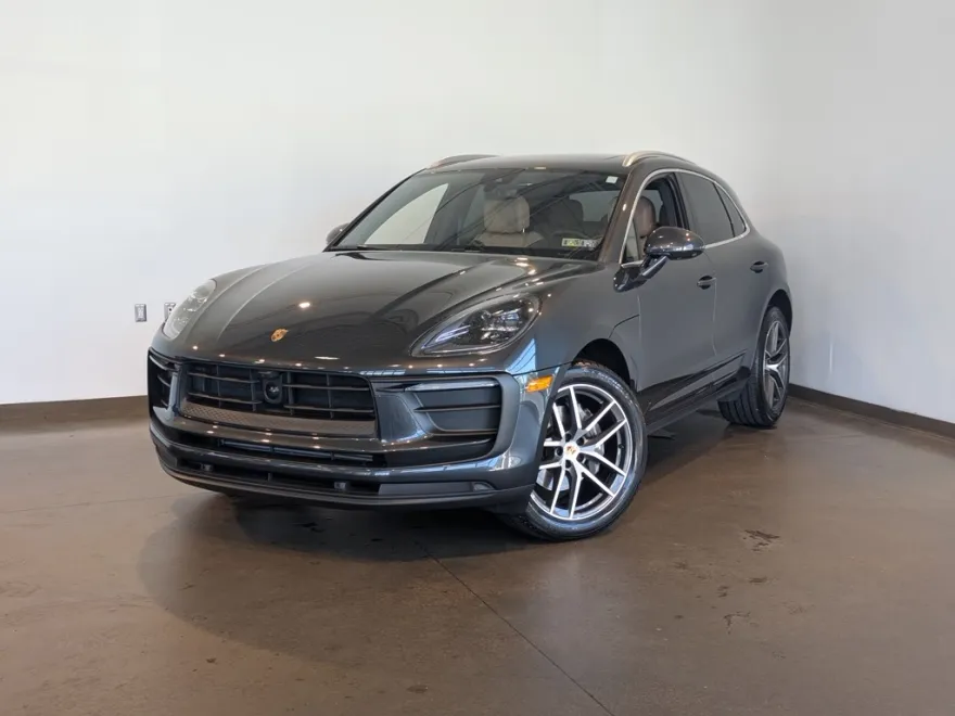 2024 Porsche Macan Base photo 1