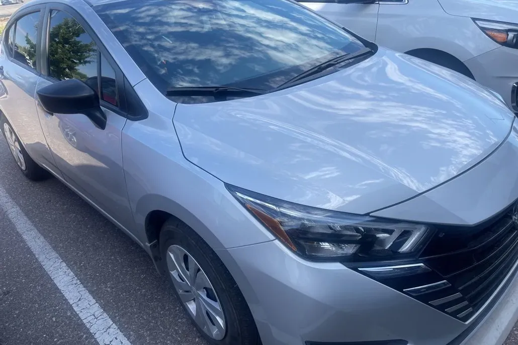 2025 Nissan Versa 1.6 S photo 1