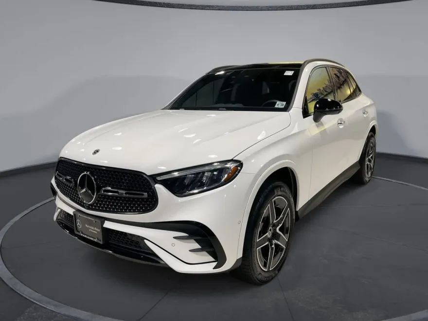 2025 Mercedes Benz GLC 300 4MATIC photo 1