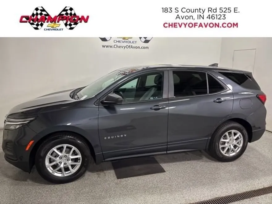 2022 Chevrolet Equinox LS photo 1