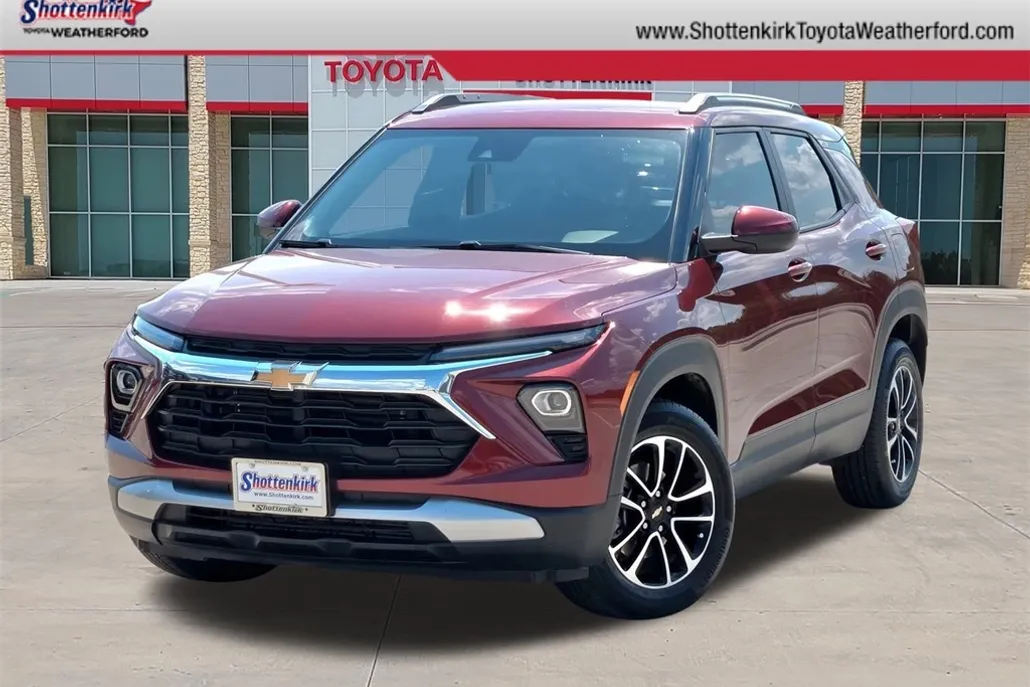 2024 Chevrolet Trailblazer LT photo 1