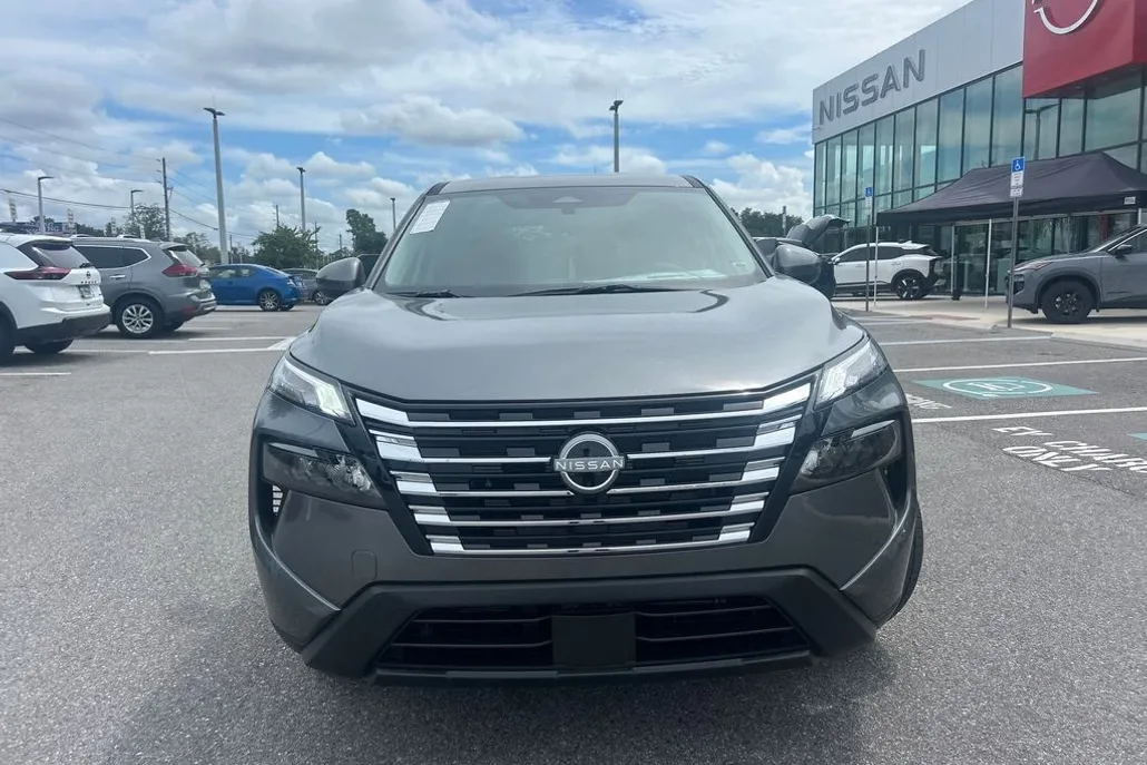 2026 Nissan Rogue SV photo 1