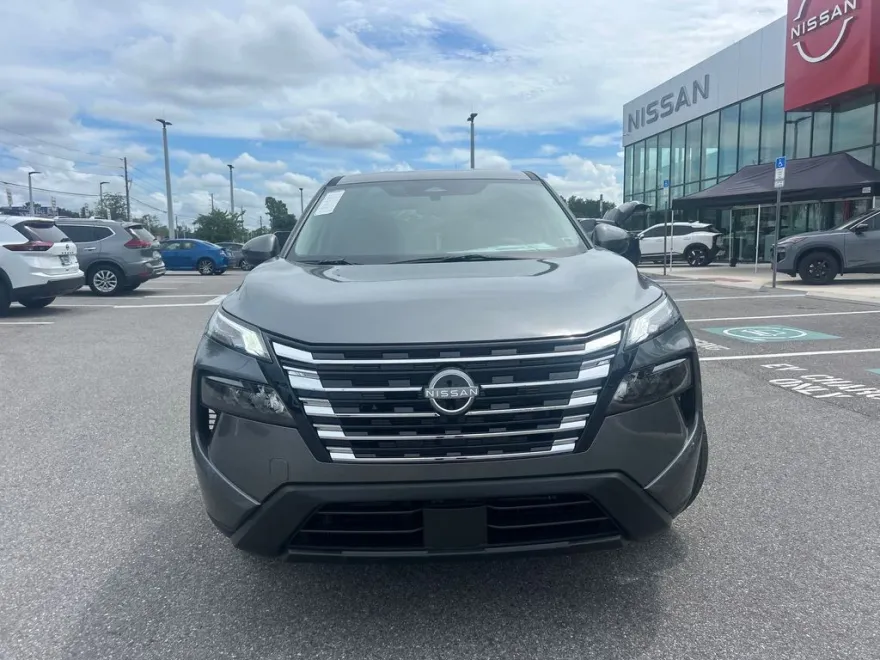 2026 Nissan Rogue SV photo 1