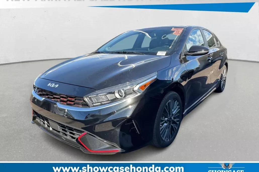 2023 Kia Forte GT-Line photo 1