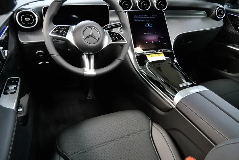 2026 Mercedes Benz GLC 300 4MATIC photo 1