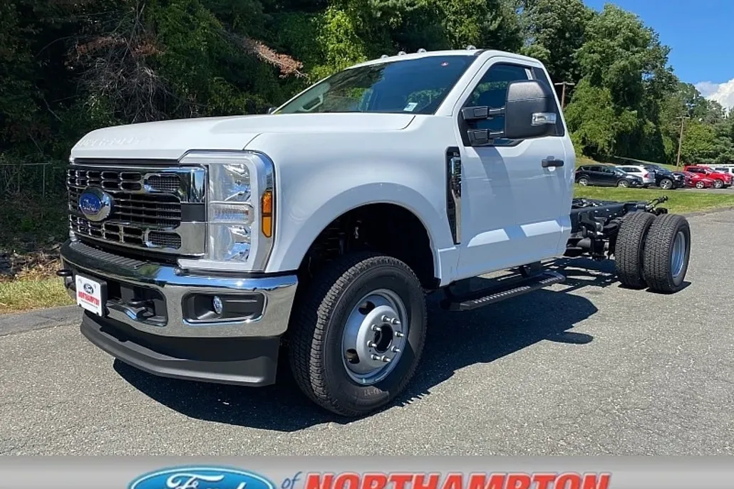 2026 Ford F-350 XL photo 1
