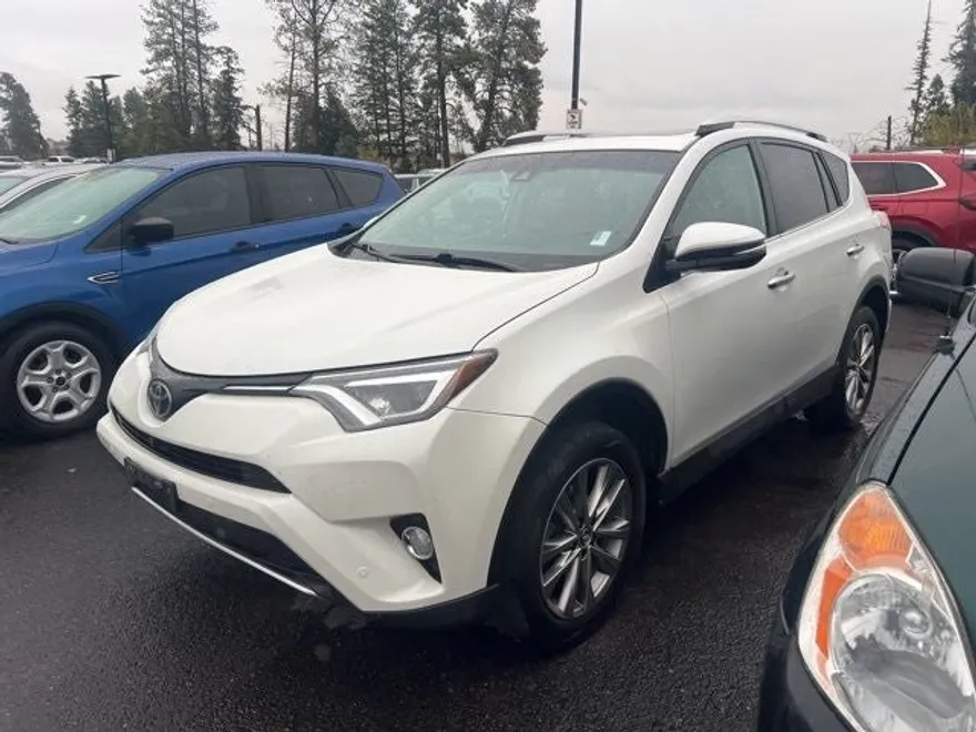 2016 Toyota RAV4 Limited photo 1