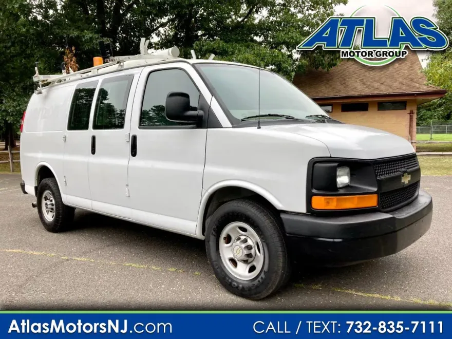 2011 Chevrolet Express 2500 Cargo photo 1
