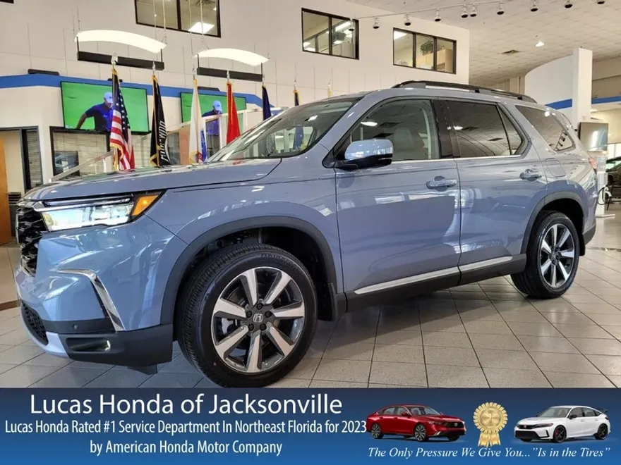 2025 Honda Pilot Touring photo 1