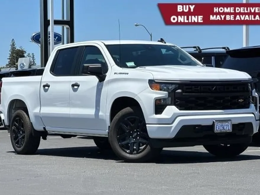 2025 Chevrolet Silverado 1500 Custom photo 1