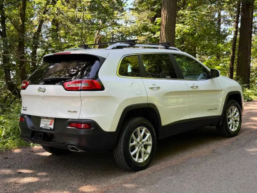 2015 Jeep Cherokee Latitude photo 1