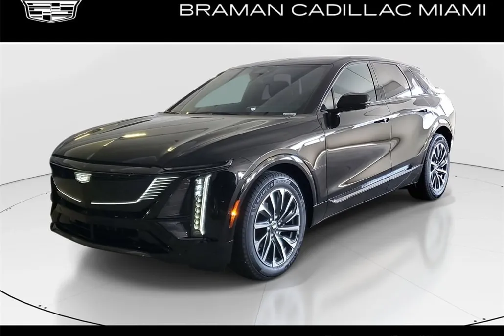 2025 Cadillac Lyriq Sport photo 1