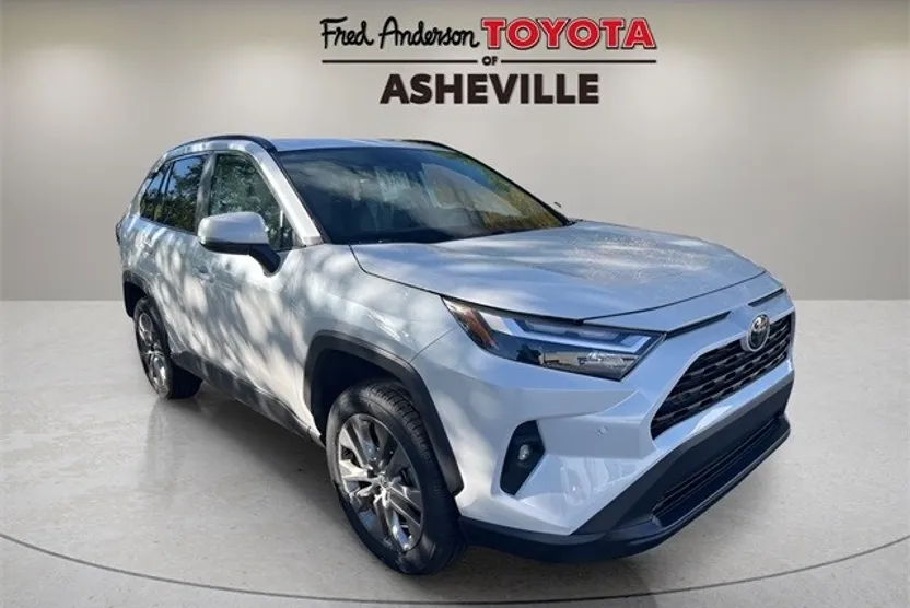 2024 Toyota RAV4 XLE Premium photo 1