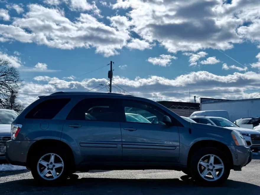 2005 Chevrolet Equinox LT photo 1