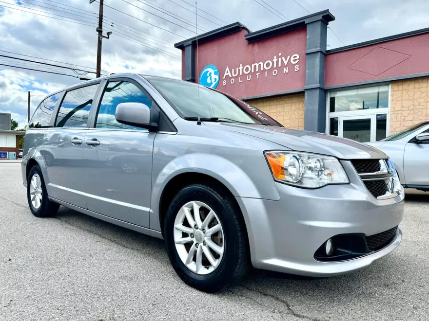 2018 Dodge Grand Caravan SXT photo 1