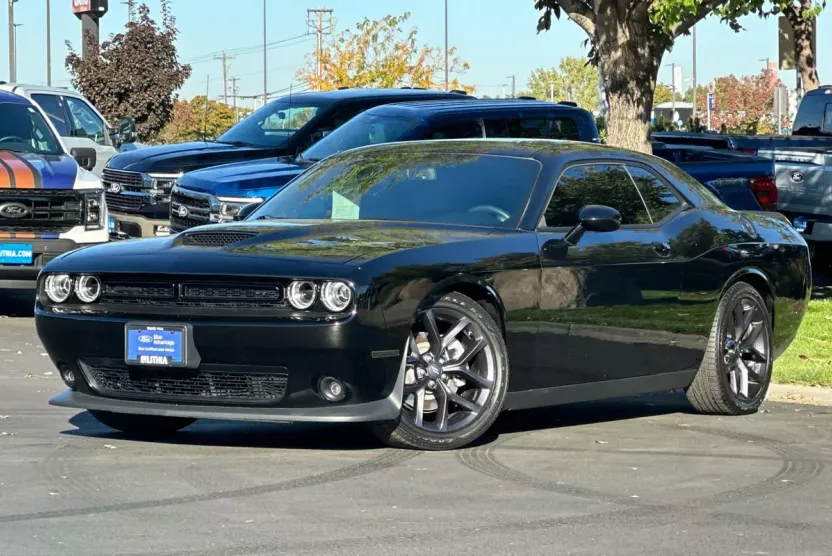 2023 Dodge Challenger GT photo 1