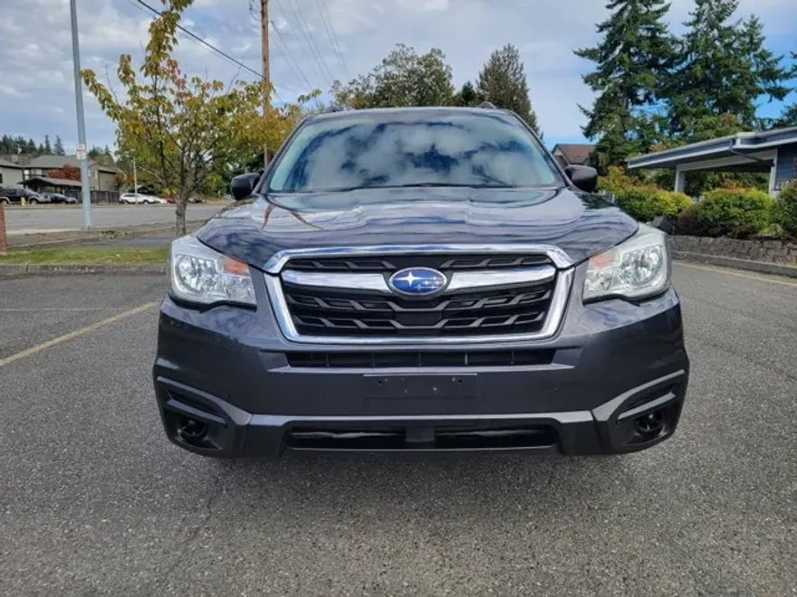 2017 Subaru Forester Base photo 1