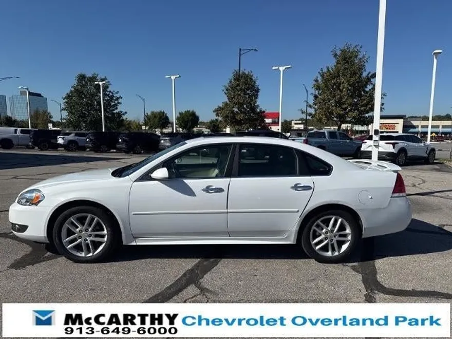 2011 Chevrolet Impala LTZ photo 1