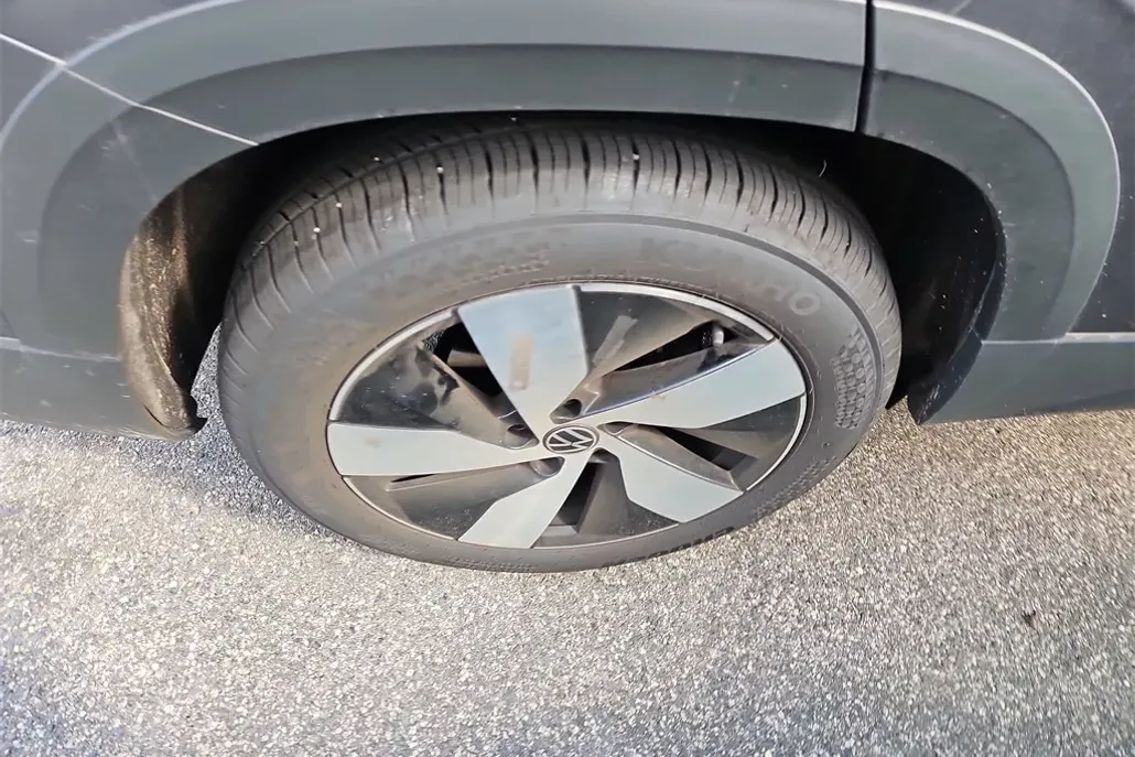 2024 Volkswagen Taos S photo 1