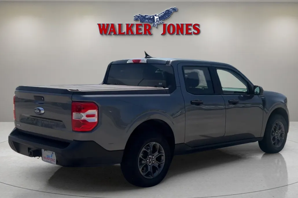 2024 Ford Maverick XLT photo 1