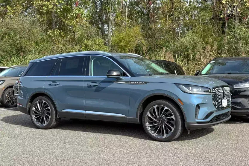 2025 Lincoln Aviator Reserve photo 1