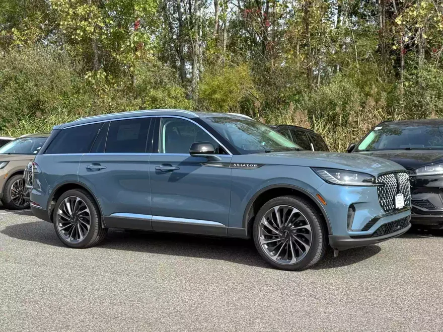 2025 Lincoln Aviator Reserve photo 1
